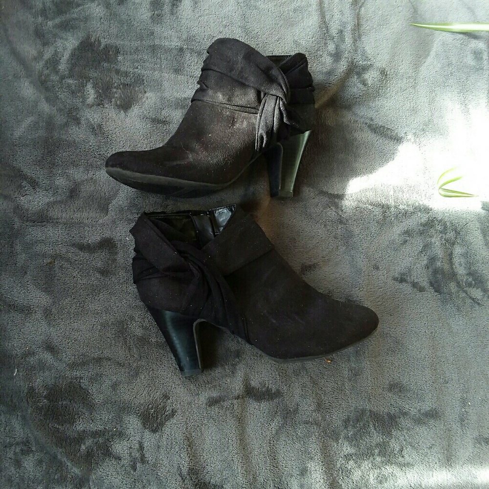 Suede Black ankle boots